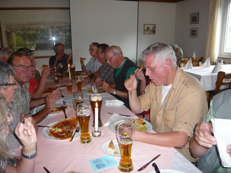 Beim Abendessen