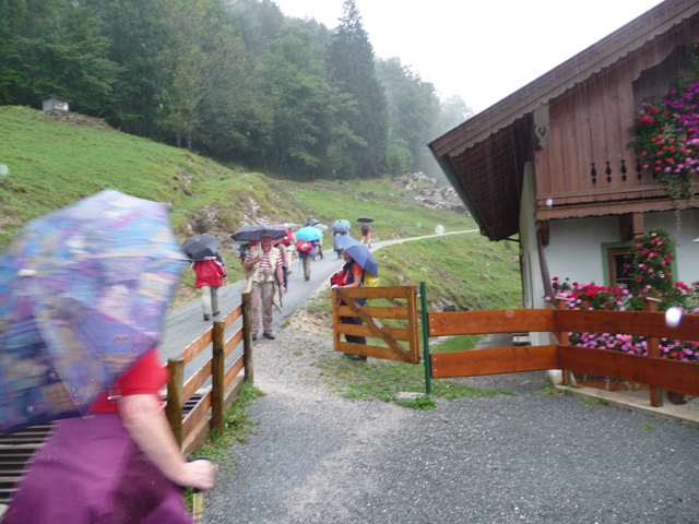 Und der Regen fällt und fällt.