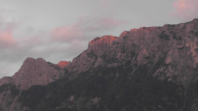 Alpenglühen nach dem Regen.