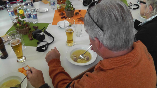 ... schmeckten Maultaschen und Kartoffelsalat.