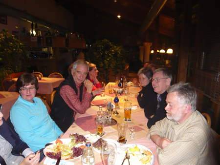 Beim gemeinsamen Abendessen