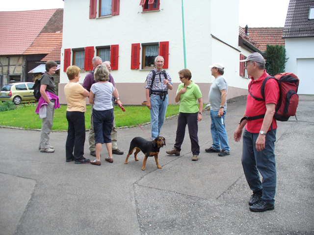 Beim Verlassen der Oper.