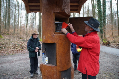 Bücher- oder Schnapsbaum