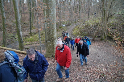 Nach Jettenburg entlang des Hollbachs, der anschl. in den Heckbach mündet